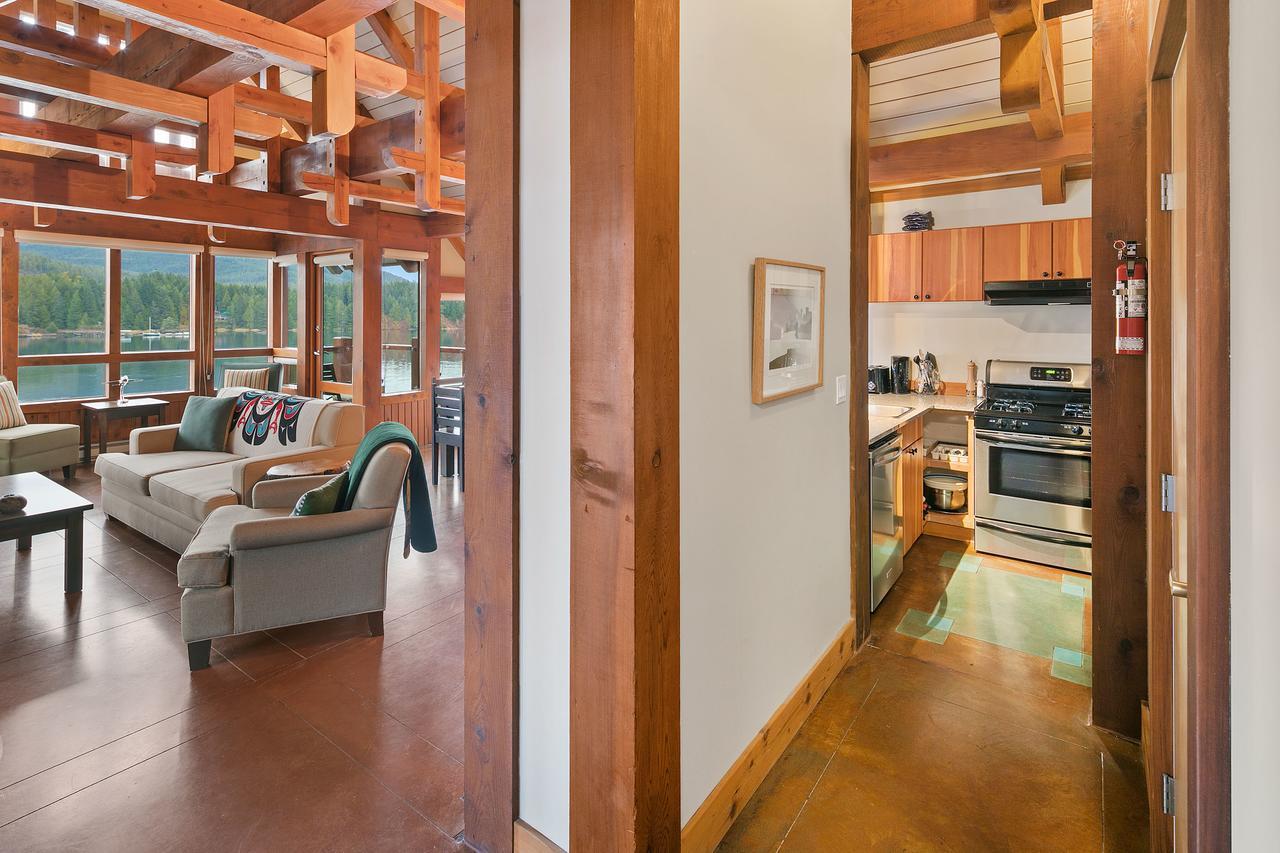 Black Rock Landing Ucluelet Exterior photo